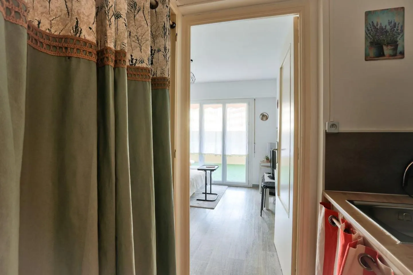 Studio With A 20Sqm Terrace 10Min From La Croisette カンヌ